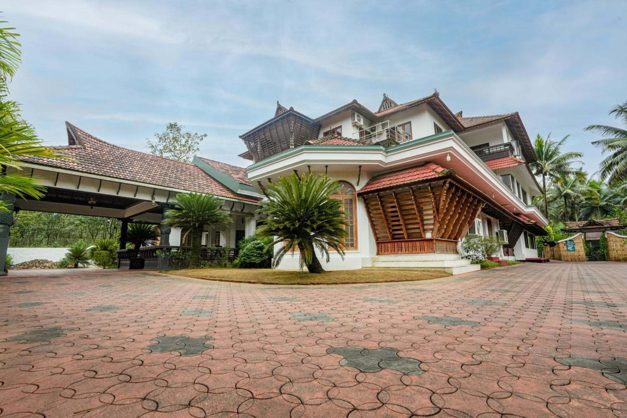 Palette Resorts- Tapovan Green County Thattakad Exterior photo