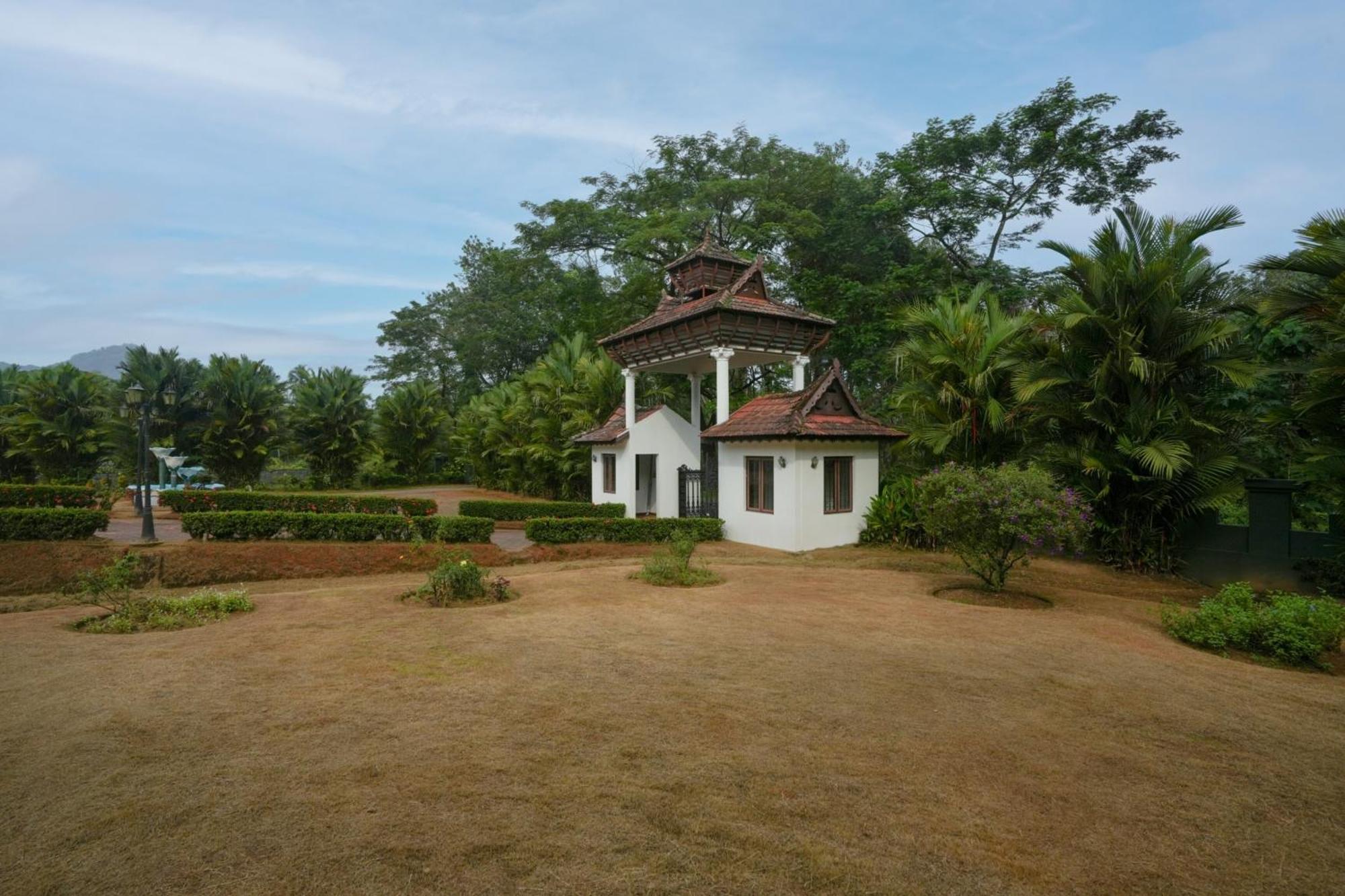 Palette Resorts- Tapovan Green County Thattakad Exterior photo